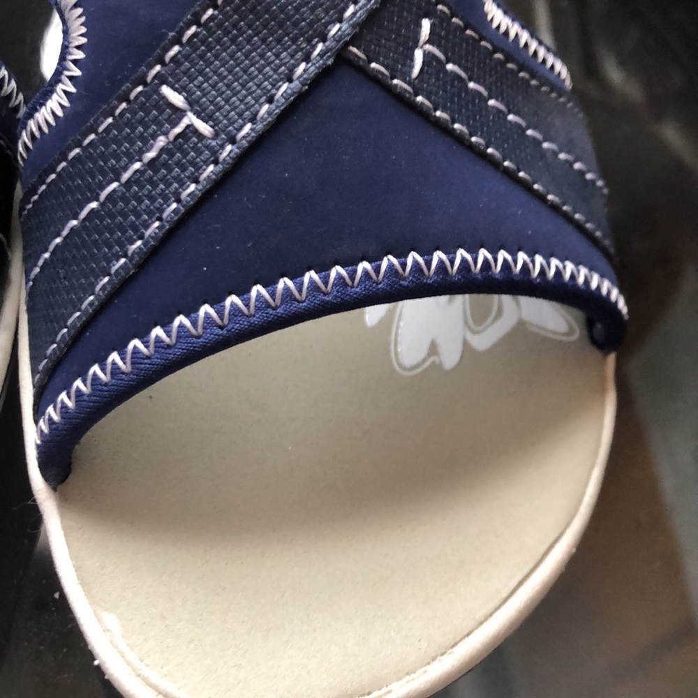 New women’s Clark’s sandals 7 - Picture 3 of 7